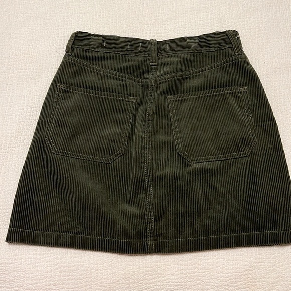 Green corduroy zip up skirt - Picture 4 of 4